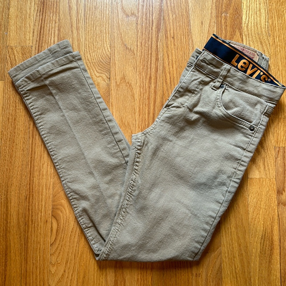 Boys Levi’s 510 jeans in khaki color - size 16 regular - 28W 30L - skinny fit.